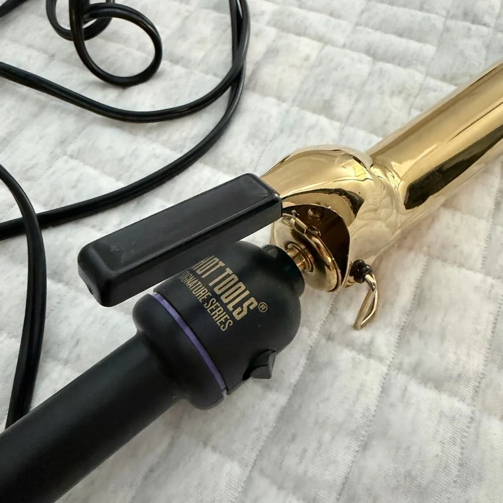 Hot Tools Signature Gold and Black Curling Iron